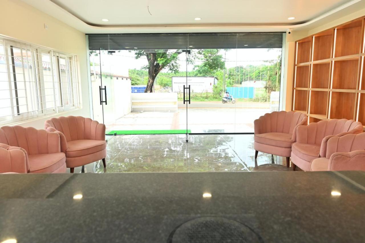 Hometown Sharu'S Inn A Luxury Hotel จิกมากาลูร์ ภายนอก รูปภาพ