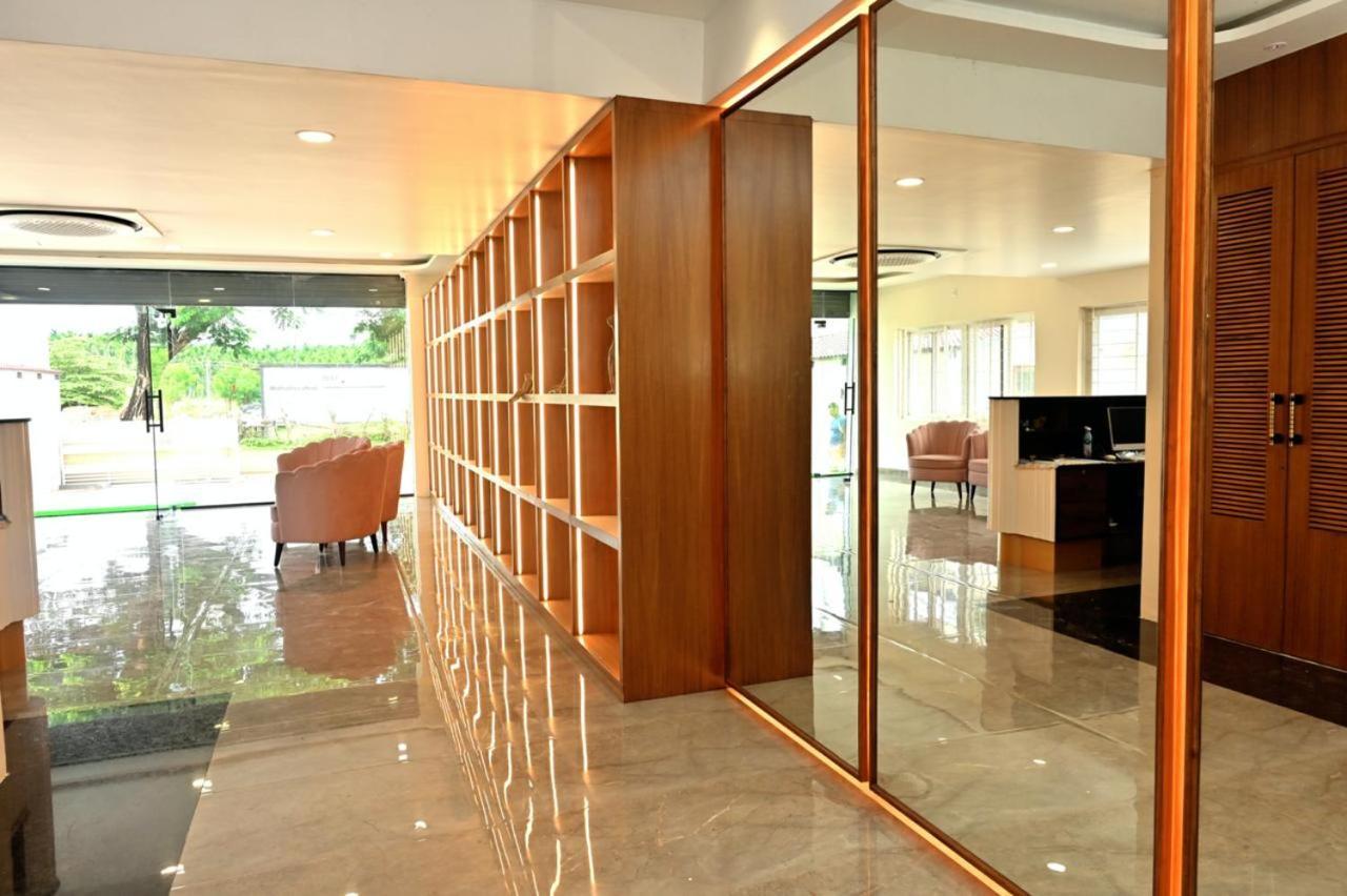Hometown Sharu'S Inn A Luxury Hotel จิกมากาลูร์ ภายนอก รูปภาพ