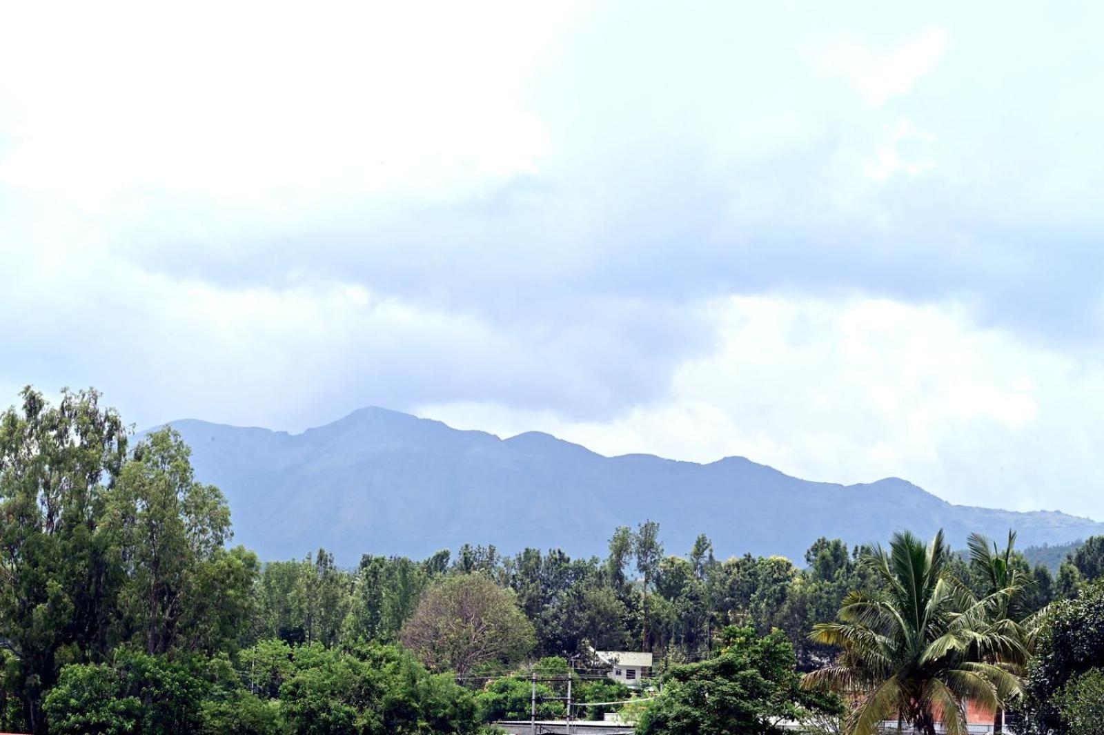 Hometown Sharu'S Inn A Luxury Hotel จิกมากาลูร์ ภายนอก รูปภาพ