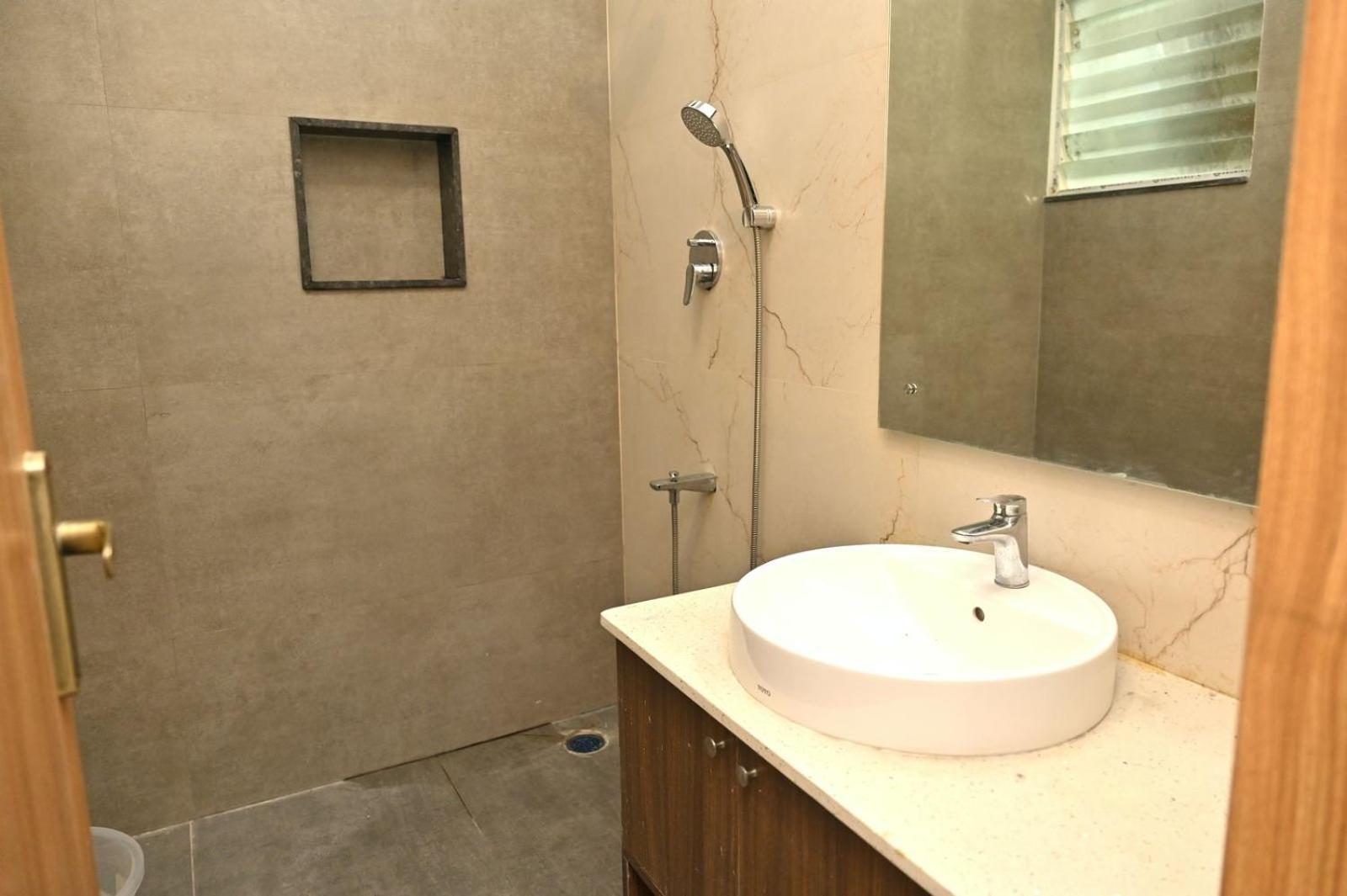 Hometown Sharu'S Inn A Luxury Hotel จิกมากาลูร์ ภายนอก รูปภาพ