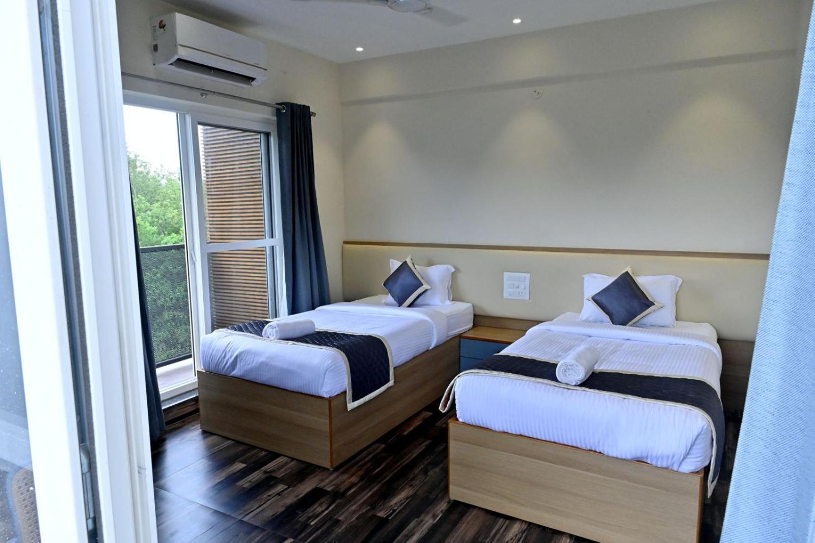 Hometown Sharu'S Inn A Luxury Hotel จิกมากาลูร์ ภายนอก รูปภาพ