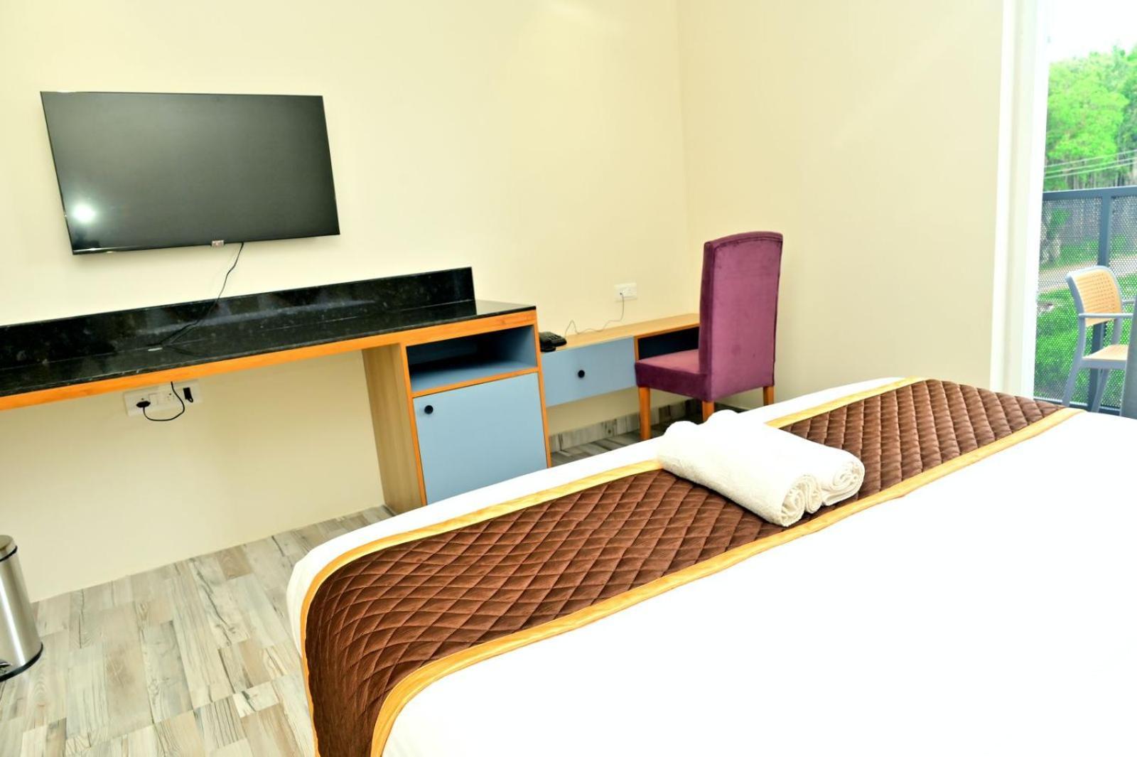 Hometown Sharu'S Inn A Luxury Hotel จิกมากาลูร์ ภายนอก รูปภาพ