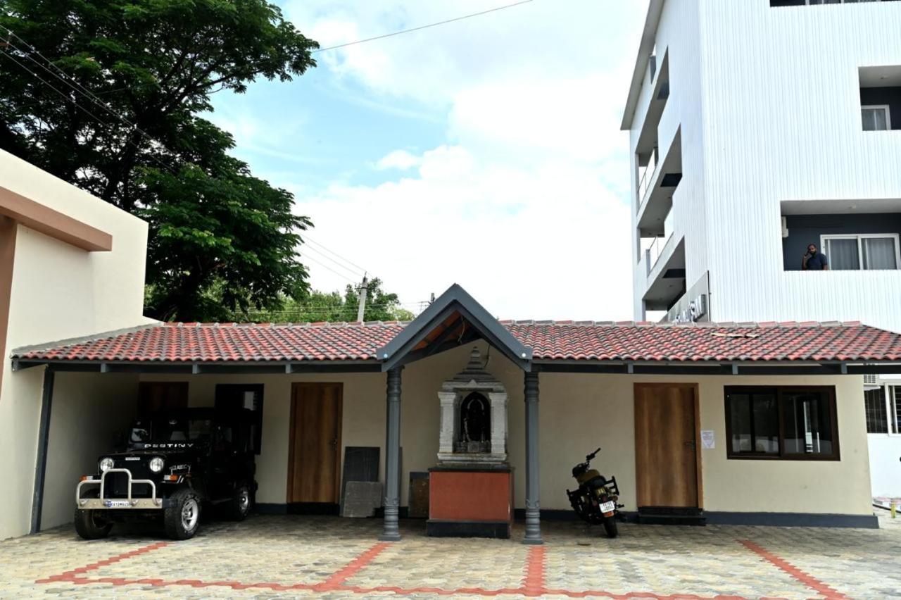 Hometown Sharu'S Inn A Luxury Hotel จิกมากาลูร์ ภายนอก รูปภาพ